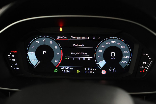 Audi Q3 35 TFSI Advanced edition Airco, Apple carplay, Achterruitrij camera.