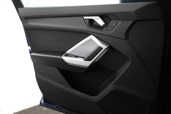 Audi Q3 35 TFSI Advanced edition Airco, Apple carplay, Achterruitrij camera.
