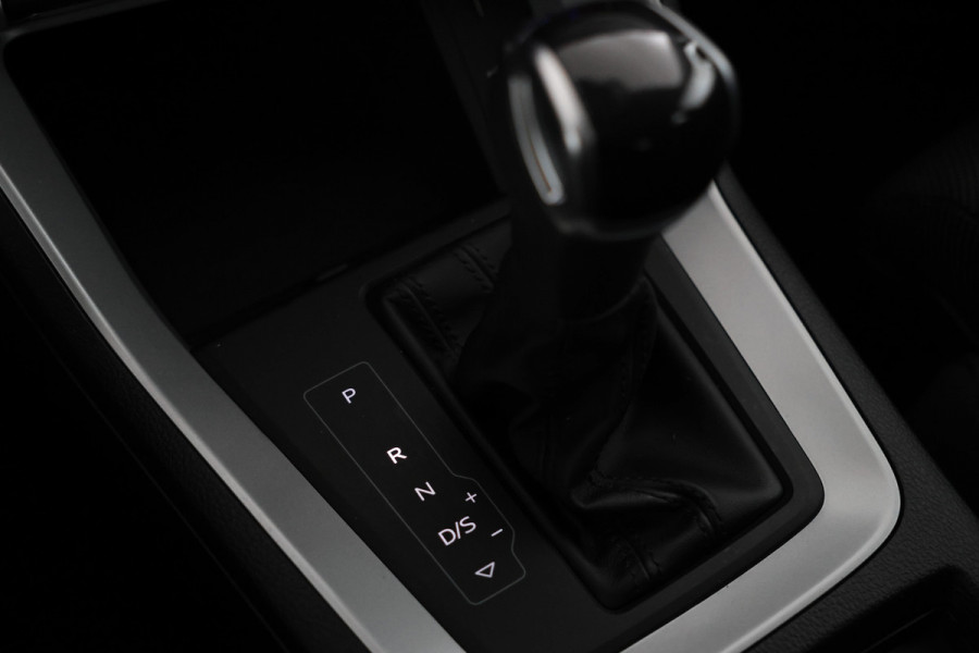 Audi Q3 35 TFSI Advanced edition Airco, Apple carplay, Achterruitrij camera.