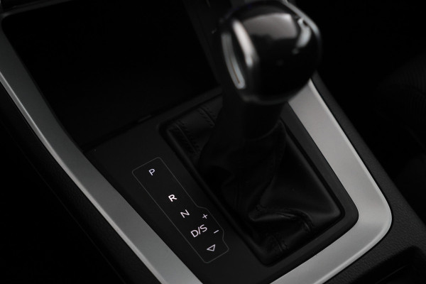 Audi Q3 35 TFSI Advanced edition Airco, Apple carplay, Achterruitrij camera.