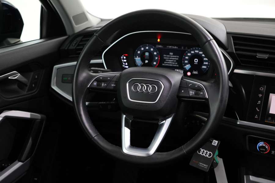 Audi Q3 35 TFSI Advanced edition Airco, Apple carplay, Achterruitrij camera.