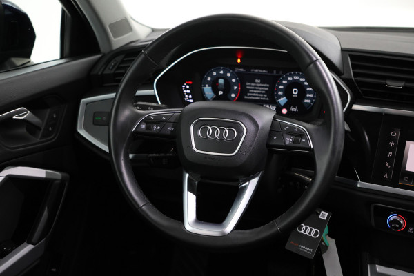 Audi Q3 35 TFSI Advanced edition Airco, Apple carplay, Achterruitrij camera.