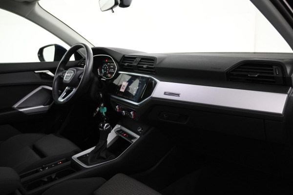 Audi Q3 35 TFSI Advanced edition Airco, Apple carplay, Achterruitrij camera.