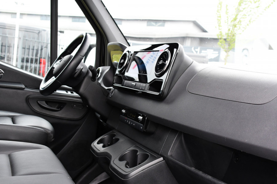 Mercedes-Benz Sprinter 319 3.0 CDI L2H1 AMG Edition Adaptieve Cruise, 360 Camera, LED, Leder, 10,5" Mbux, NAVI, Carplay, Stoelverwarming, BOM VOL!