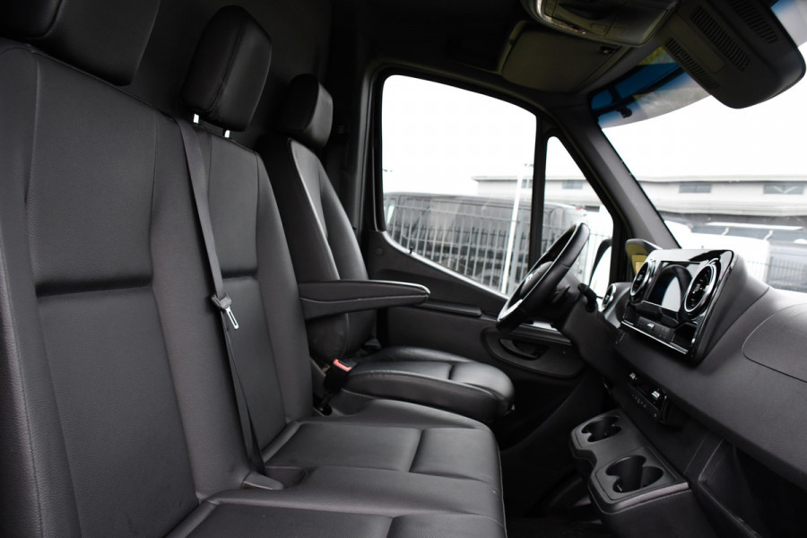 Mercedes-Benz Sprinter 319 3.0 CDI L2H1 AMG Edition Adaptieve Cruise, 360 Camera, LED, Leder, 10,5" Mbux, NAVI, Carplay, Stoelverwarming, BOM VOL!