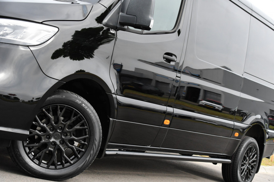 Mercedes-Benz Sprinter 319 3.0 CDI L2H1 AMG Edition Adaptieve Cruise, 360 Camera, LED, Leder, 10,5" Mbux, NAVI, Carplay, Stoelverwarming, BOM VOL!