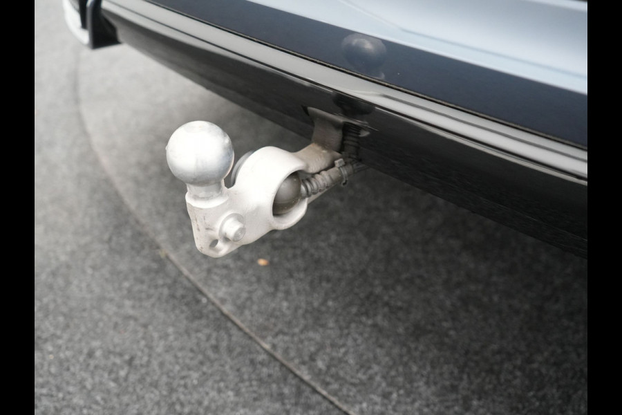 Volvo XC60 T8 Plug-in hybrid AWD Ultimate Dark PHEV | Panodak | Trekhaak af Fabriek  | Adaptive Cruise | Head Up | Tailored Wool Sportstoelen Memory | Harman Kardon | 360 Camera | 20"L.M | Keyless | Google Maps |
