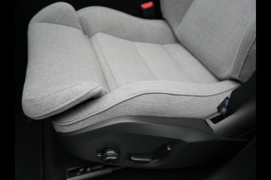 Volvo XC60 T8 Plug-in hybrid AWD Ultimate Dark PHEV | Panodak | Trekhaak af Fabriek  | Adaptive Cruise | Head Up | Tailored Wool Sportstoelen Memory | Harman Kardon | 360 Camera | 20"L.M | Keyless | Google Maps |