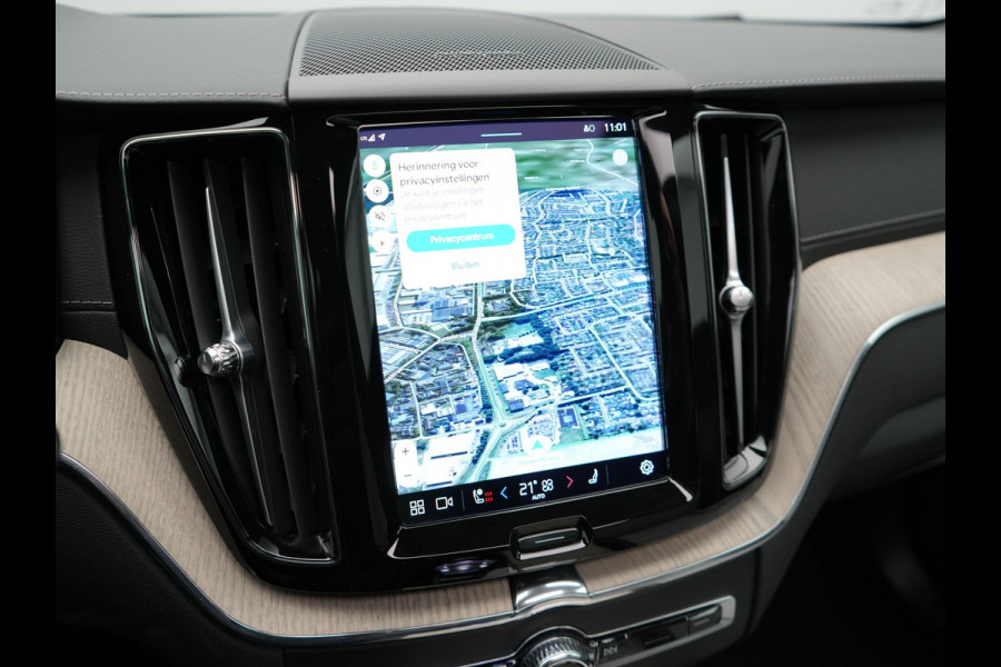 Volvo XC60 T8 Plug-in hybrid AWD Ultimate Dark PHEV | Panodak | Trekhaak af Fabriek  | Adaptive Cruise | Head Up | Tailored Wool Sportstoelen Memory | Harman Kardon | 360 Camera | 20"L.M | Keyless | Google Maps |