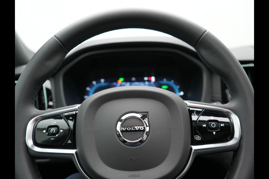 Volvo XC60 T8 Plug-in hybrid AWD Ultimate Dark PHEV | Panodak | Trekhaak af Fabriek  | Adaptive Cruise | Head Up | Tailored Wool Sportstoelen Memory | Harman Kardon | 360 Camera | 20"L.M | Keyless | Google Maps |