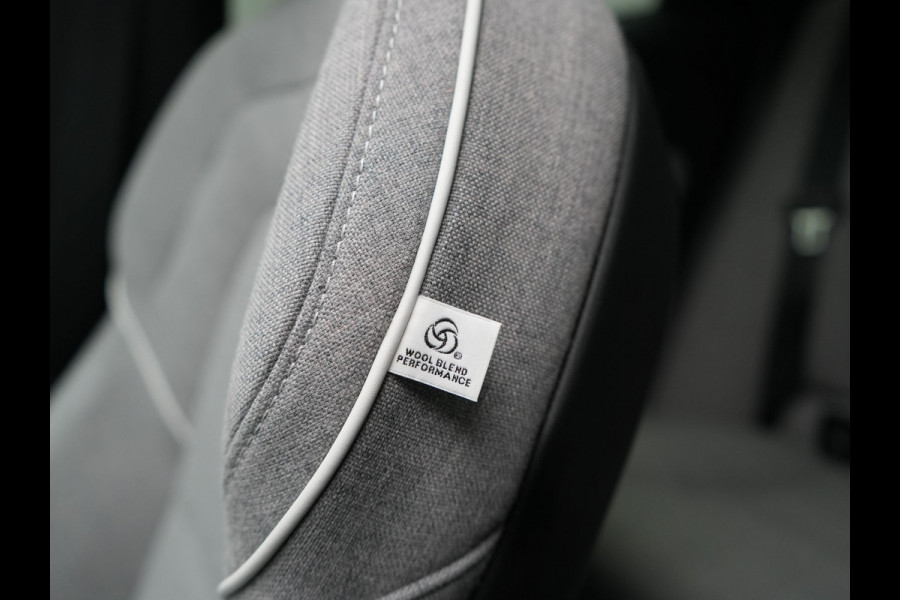 Volvo XC60 T8 Plug-in hybrid AWD Ultimate Dark PHEV | Panodak | Trekhaak af Fabriek  | Adaptive Cruise | Head Up | Tailored Wool Sportstoelen Memory | Harman Kardon | 360 Camera | 20"L.M | Keyless | Google Maps |