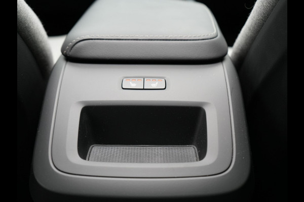 Volvo XC60 T8 Plug-in hybrid AWD Ultimate Dark PHEV | Panodak | Trekhaak af Fabriek  | Adaptive Cruise | Head Up | Tailored Wool Sportstoelen Memory | Harman Kardon | 360 Camera | 20"L.M | Keyless | Google Maps |