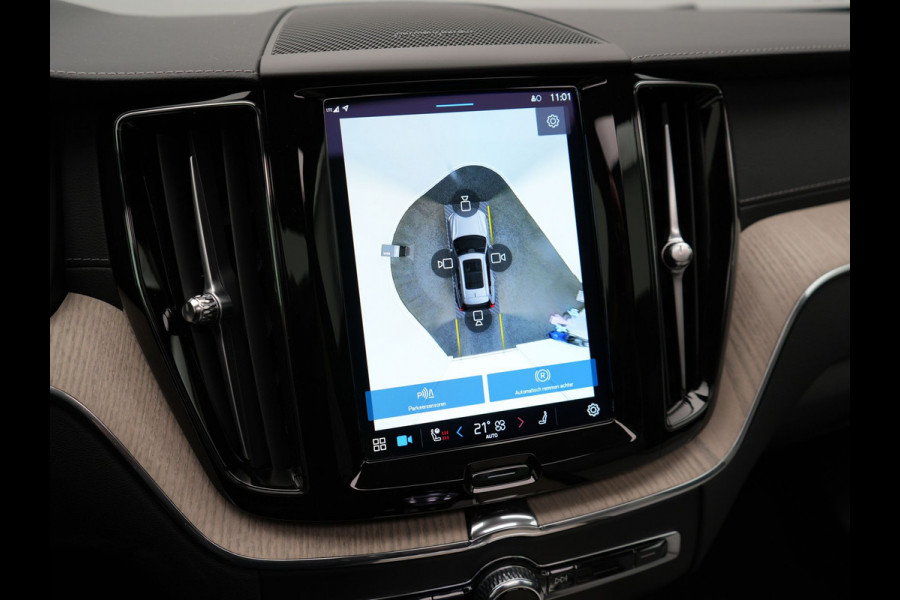 Volvo XC60 T8 Plug-in hybrid AWD Ultimate Dark PHEV | Panodak | Trekhaak af Fabriek  | Adaptive Cruise | Head Up | Tailored Wool Sportstoelen Memory | Harman Kardon | 360 Camera | 20"L.M | Keyless | Google Maps |