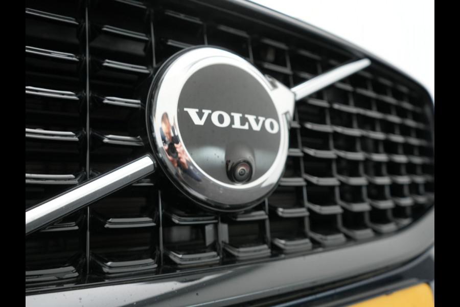 Volvo XC60 T8 Plug-in hybrid AWD Ultimate Dark PHEV | Panodak | Trekhaak af Fabriek  | Adaptive Cruise | Head Up | Tailored Wool Sportstoelen Memory | Harman Kardon | 360 Camera | 20"L.M | Keyless | Google Maps |