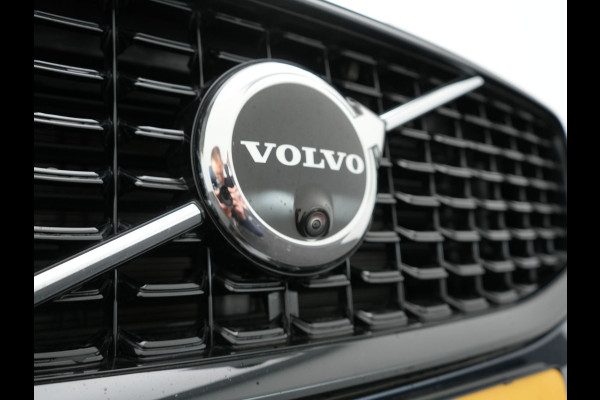 Volvo XC60 T8 Plug-in hybrid AWD Ultimate Dark PHEV | Panodak | Trekhaak af Fabriek  | Adaptive Cruise | Head Up | Tailored Wool Sportstoelen Memory | Harman Kardon | 360 Camera | 20"L.M | Keyless | Google Maps |