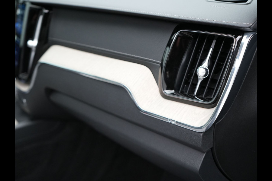 Volvo XC60 T8 Plug-in hybrid AWD Ultimate Dark PHEV | Panodak | Trekhaak af Fabriek  | Adaptive Cruise | Head Up | Tailored Wool Sportstoelen Memory | Harman Kardon | 360 Camera | 20"L.M | Keyless | Google Maps |