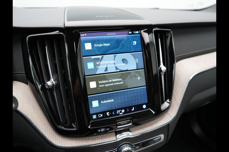 Volvo XC60 T8 Plug-in hybrid AWD Ultimate Dark PHEV | Panodak | Trekhaak af Fabriek  | Adaptive Cruise | Head Up | Tailored Wool Sportstoelen Memory | Harman Kardon | 360 Camera | 20"L.M | Keyless | Google Maps |