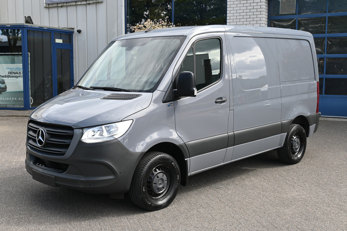 Mercedes-Benz Sprinter 315 CDI L1H1 RWD 10.25 MBUX met camera en navigatie, Leder, Trekhaak Mercedes-Benz Sprinter 315 CDI L1H1 RWD 10.25 MBUX met camera en navigatie, Leder, Trekhaak
