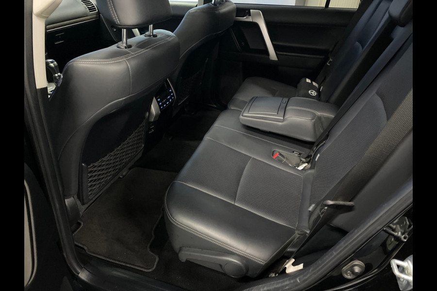 Toyota Land Cruiser 150 EXECUTIVE!! 5-peroons Bomvol!!