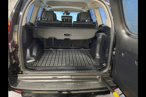 Toyota Land Cruiser 150 EXECUTIVE!! 5-peroons Bomvol!!
