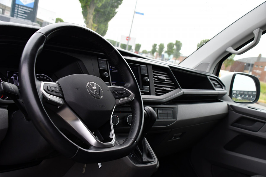 Volkswagen Transporter 2.0 TDI L2H1 30 Bulli Edition Adaptieve Cruise, Camera, Carplay, LED, Automaat, Stoelverwarming, Multimedia, 150PK, Uniek!