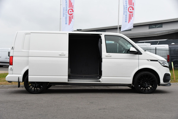 Volkswagen Transporter 2.0 TDI L2H1 30 Bulli Edition Adaptieve Cruise, Camera, Carplay, LED, Automaat, Stoelverwarming, Multimedia, 150PK, Uniek!