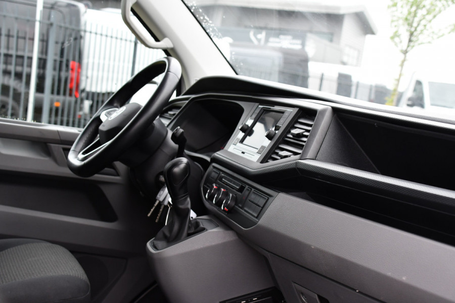 Volkswagen Transporter 2.0 TDI L2H1 30 Bulli Edition Adaptieve Cruise, Camera, Carplay, LED, Automaat, Stoelverwarming, Multimedia, 150PK, Uniek!