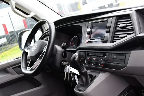 Volkswagen Transporter 2.0 TDI L2H1 30 Bulli Edition Adaptieve Cruise, Camera, Carplay, LED, Automaat, Stoelverwarming, Multimedia, 150PK, Uniek!