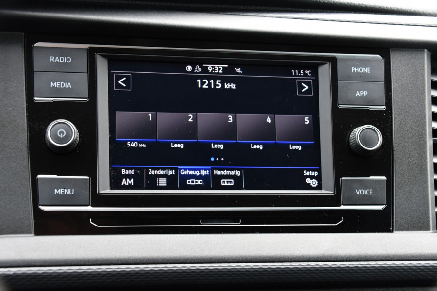 Volkswagen Transporter 2.0 TDI L2H1 30 Bulli Edition Adaptieve Cruise, Camera, Carplay, LED, Automaat, Stoelverwarming, Multimedia, 150PK, Uniek!