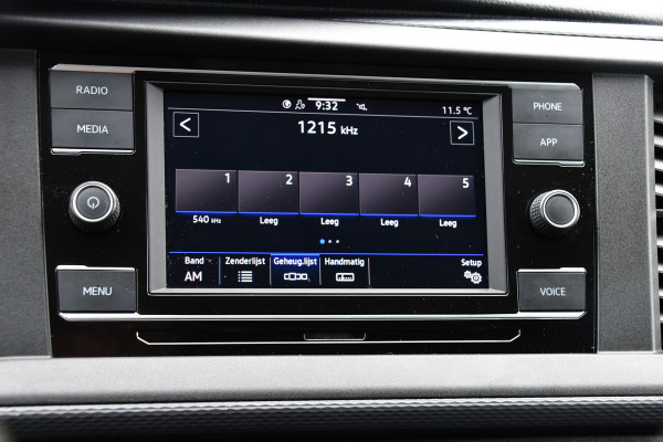 Volkswagen Transporter 2.0 TDI L2H1 30 Bulli Edition Adaptieve Cruise, Camera, Carplay, LED, Automaat, Stoelverwarming, Multimedia, 150PK, Uniek!