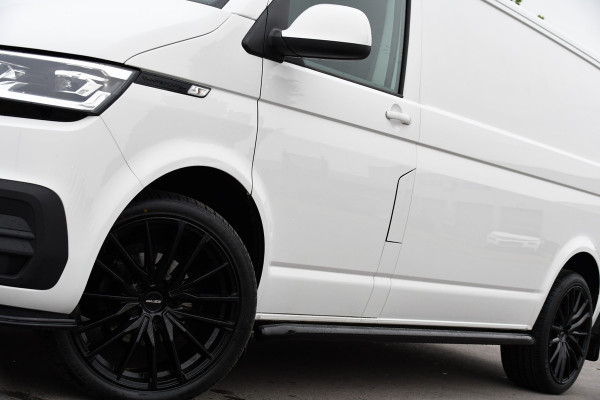 Volkswagen Transporter 2.0 TDI L2H1 30 Bulli Edition Adaptieve Cruise, Camera, Carplay, LED, Automaat, Stoelverwarming, Multimedia, 150PK, Uniek!