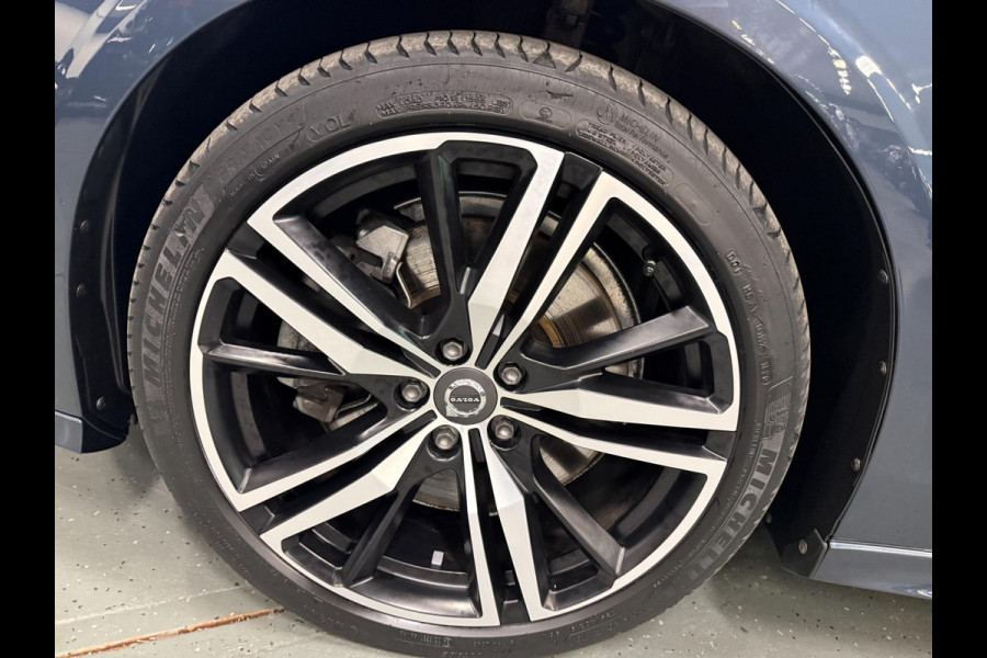 Volvo V60 2.0 T6 Recharge AWD R-Design NAVI/DAB/LED/LEDER/H-KARDON/STOEL-M///