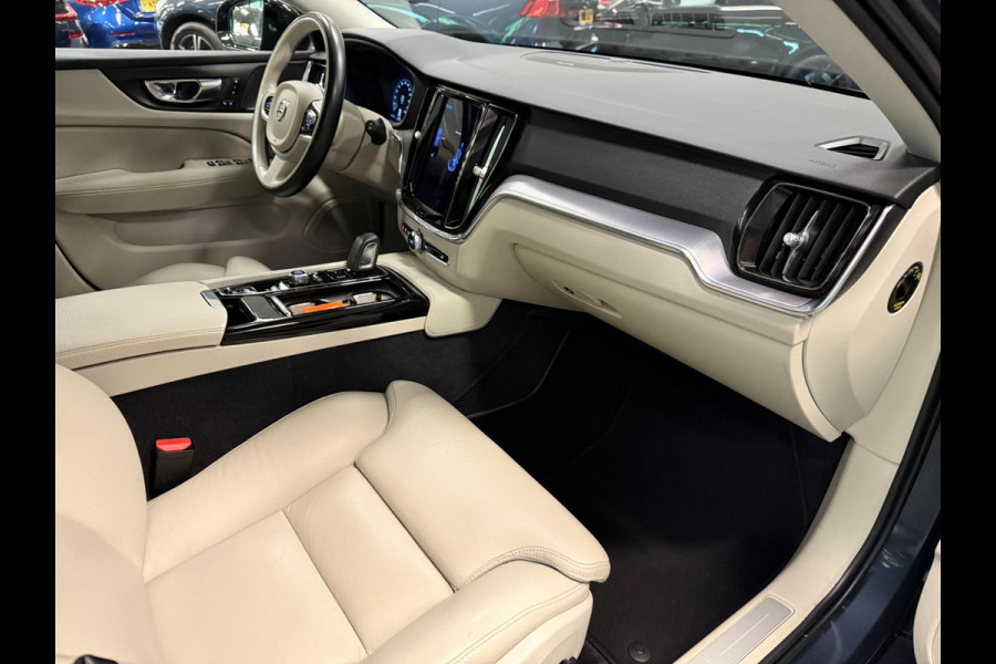 Volvo V60 2.0 T6 Recharge AWD R-Design NAVI/DAB/LED/LEDER/H-KARDON/STOEL-M///
