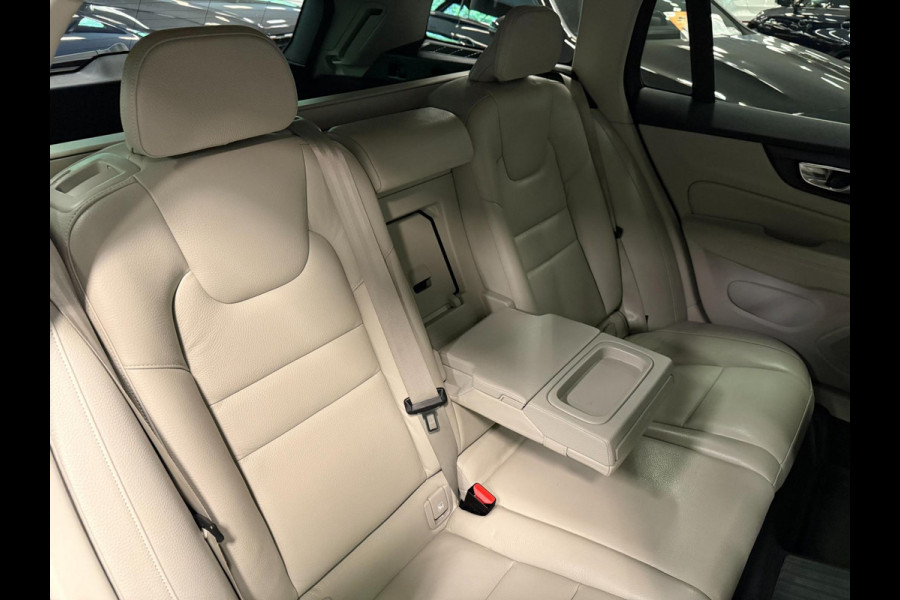 Volvo V60 2.0 T6 Recharge AWD R-Design NAVI/DAB/LED/LEDER/H-KARDON/STOEL-M///