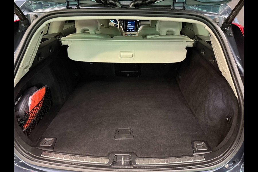 Volvo V60 2.0 T6 Recharge AWD R-Design NAVI/DAB/LED/LEDER/H-KARDON/STOEL-M///