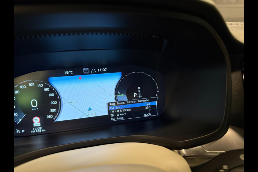 Volvo V60 2.0 T6 Recharge AWD R-Design NAVI/DAB/LED/LEDER/H-KARDON/STOEL-M///