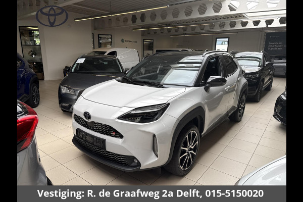 Toyota Yaris Cross 1.5 Hybrid GR Sport | Parkeersensoren | Stoelverwarming | Draadloos laden |