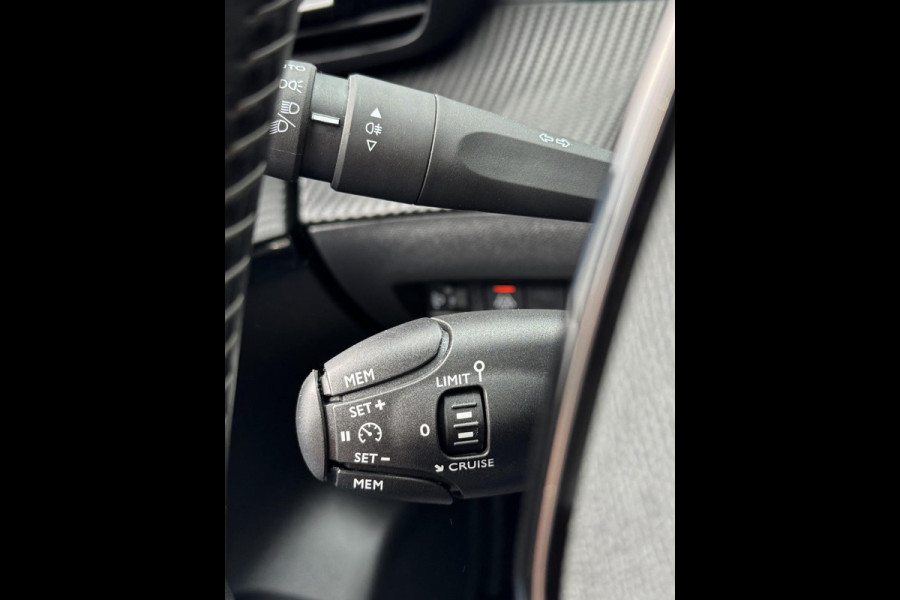 Peugeot 208 1.2 PureTech STYLE Edition - Navigatie/Apple CarPlay I LED I PDC I Airco I Sport velgen I Dealer onderhouden