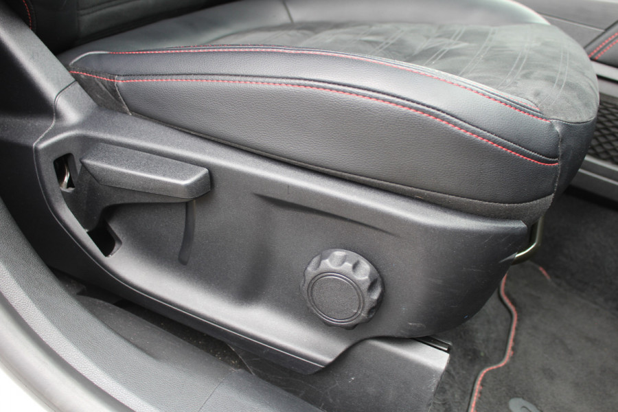 Ford Kuga 2.5 PHEV ST-Line X | Origin NL | BLIS | Trekhaak | B&O | Head-up | Styling Pack | Adaptieve cruise