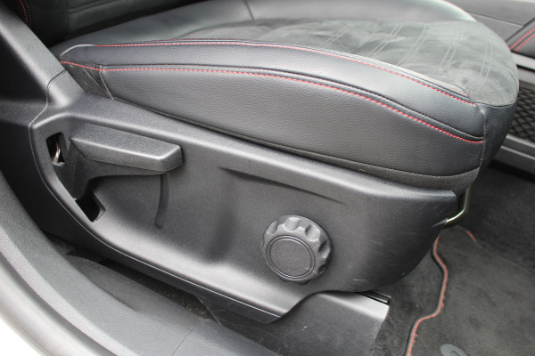 Ford Kuga 2.5 PHEV ST-Line X | Origin NL | BLIS | Trekhaak | B&O | Head-up | Styling Pack | Adaptieve cruise