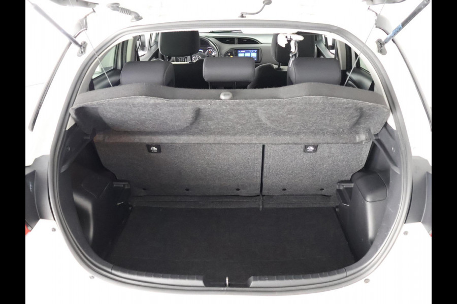 Toyota Yaris 1.5 HYBRID DESIGN SPORT BI-TONE AUTOMAAT CLOUD NAVIGATIE. BIJNA 2020.CAMERA. GARANTIE TOT 2030
