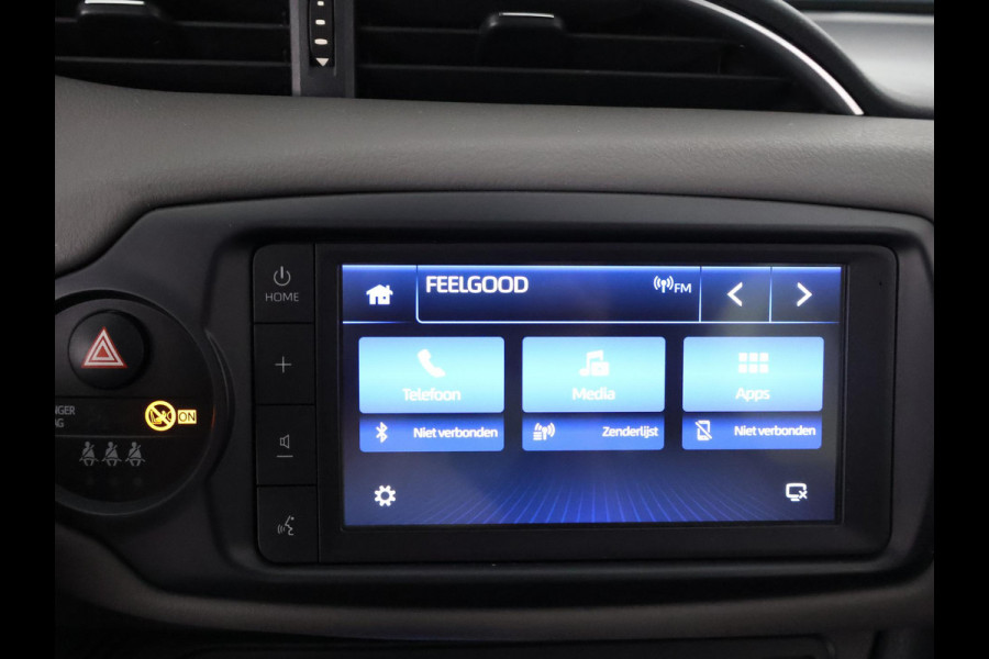 Toyota Yaris 1.5 HYBRID DESIGN SPORT BI-TONE AUTOMAAT CLOUD NAVIGATIE. BIJNA 2020.CAMERA. GARANTIE TOT 2030