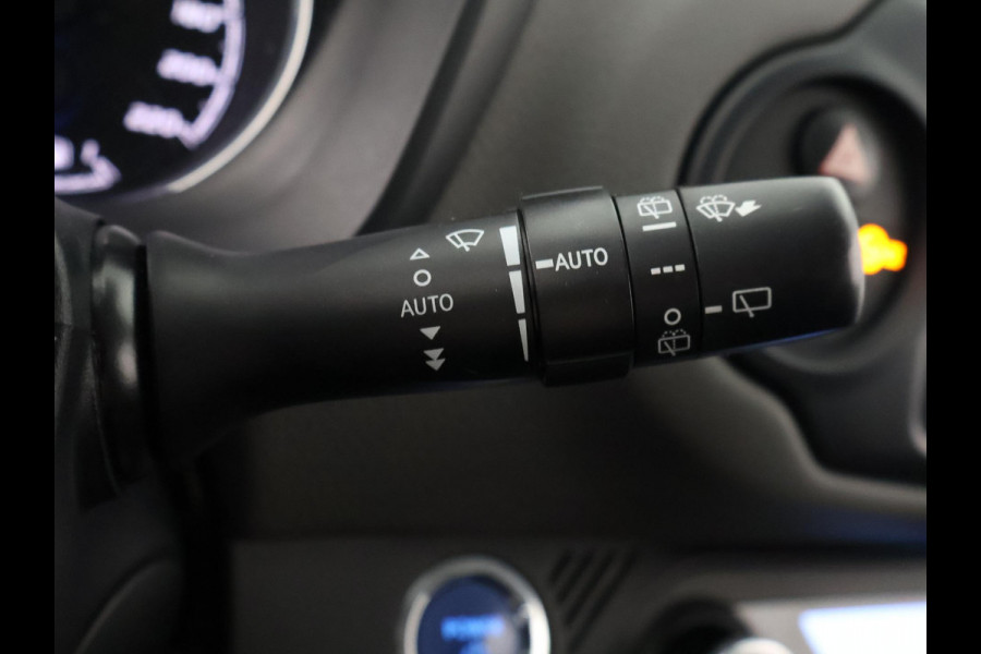 Toyota Yaris 1.5 HYBRID DESIGN SPORT BI-TONE AUTOMAAT CLOUD NAVIGATIE. BIJNA 2020.CAMERA. GARANTIE TOT 2030