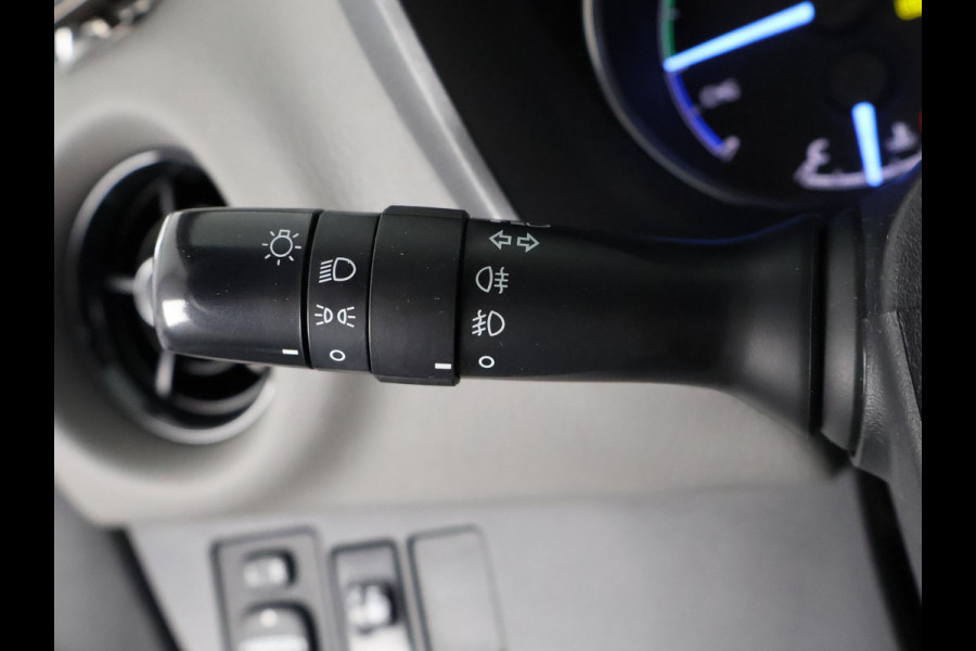 Toyota Yaris 1.5 HYBRID DESIGN SPORT BI-TONE AUTOMAAT CLOUD NAVIGATIE. BIJNA 2020.CAMERA. GARANTIE TOT 2030