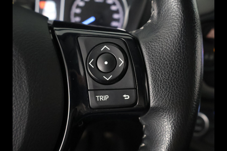 Toyota Yaris 1.5 HYBRID DESIGN SPORT BI-TONE AUTOMAAT CLOUD NAVIGATIE. BIJNA 2020.CAMERA. GARANTIE TOT 2030