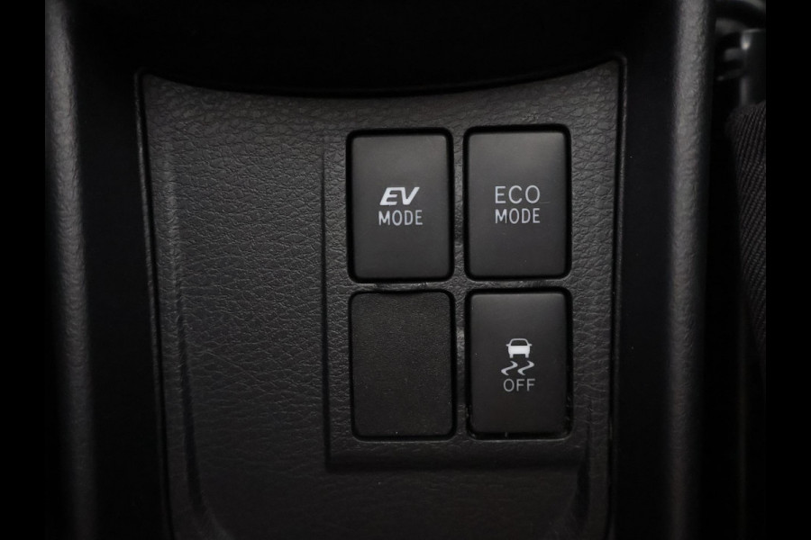 Toyota Yaris 1.5 HYBRID DESIGN SPORT BI-TONE AUTOMAAT CLOUD NAVIGATIE. BIJNA 2020.CAMERA. GARANTIE TOT 2030