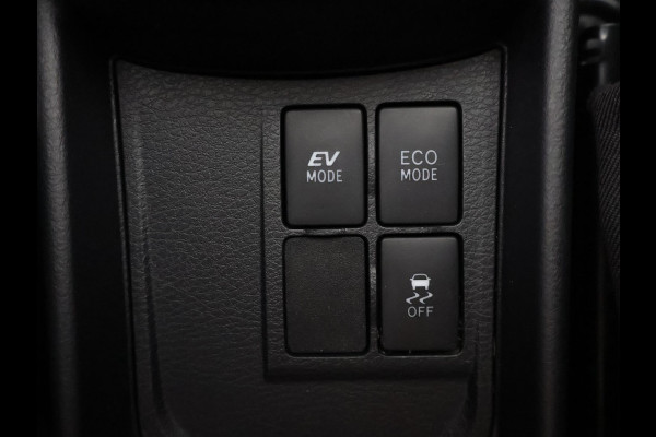 Toyota Yaris 1.5 HYBRID DESIGN SPORT BI-TONE AUTOMAAT CLOUD NAVIGATIE. BIJNA 2020.CAMERA. GARANTIE TOT 2030