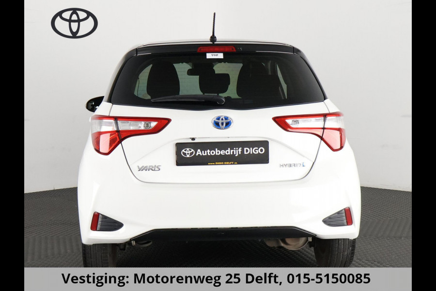 Toyota Yaris 1.5 HYBRID DESIGN SPORT BI-TONE AUTOMAAT CLOUD NAVIGATIE. BIJNA 2020.CAMERA. GARANTIE TOT 2030
