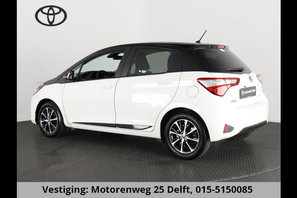 Toyota Yaris 1.5 HYBRID DESIGN SPORT BI-TONE AUTOMAAT CLOUD NAVIGATIE. BIJNA 2020.CAMERA. GARANTIE TOT 2030