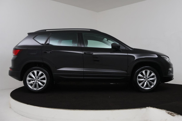 Seat Ateca 1.0 EcoTSI Style Business Intense (PARKEERSENSOREN, TREKHAAK, CAMERA, NAVIGATIE, CARPLAY, NL-AUTO, GOED ONDERHOUDEN)